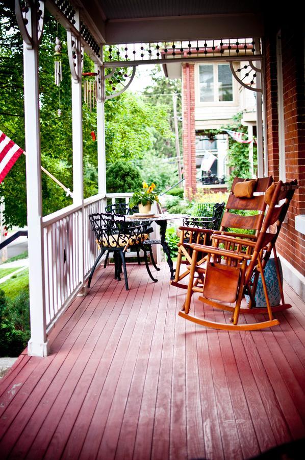 Main Street Inn Parkville エクステリア 写真
